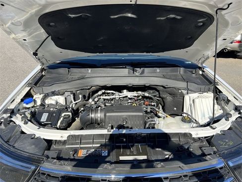 Used 2022 Ford Explorer XLT image 25