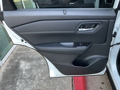 New 2025 Nissan Rogue SV w/ SV Premium Package image 17