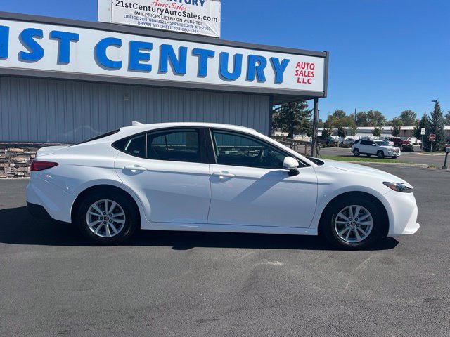 Used 2026 Toyota Camry LE FWD image 18