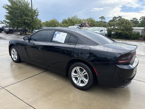 Used 2017 Dodge Charger SE w/ Popular Equipment Group RWD image 7