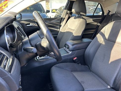 Used 2020 Chrysler 300 Touring image 14