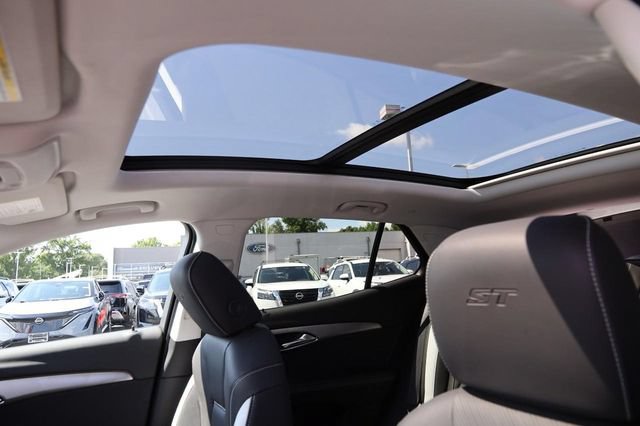 Used 2025 Buick Envision Sport Touring AWD/4WD image 9