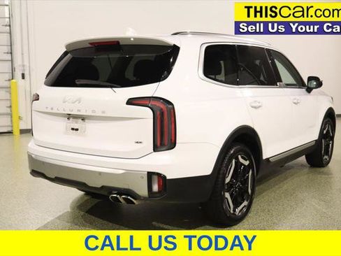 Used 2023 Kia Telluride EX w/ EX Captain's Chair Package image 7