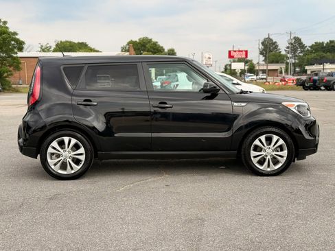 Used 2016 Kia Soul + w/ Primo Package FWD image 10
