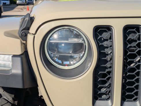 Used 2020 Jeep Gladiator Rubicon image 10