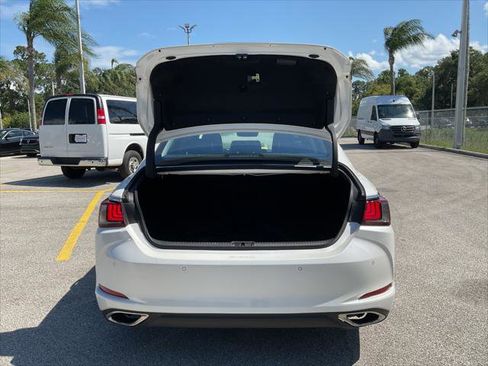Used 2019 Lexus ES 350 w/ Premium Package FWD image 6