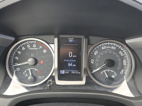 Used 2023 Toyota Tacoma Limited image 19