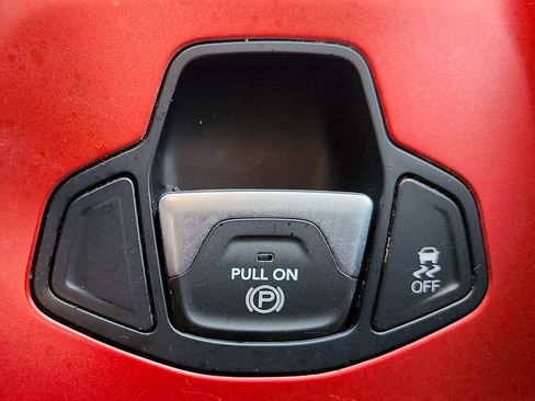 Used 2018 Jeep Renegade Trailhawk w/ Cold Weather Group II image 28