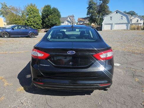Used 2013 Ford Fusion SE FWD image 4