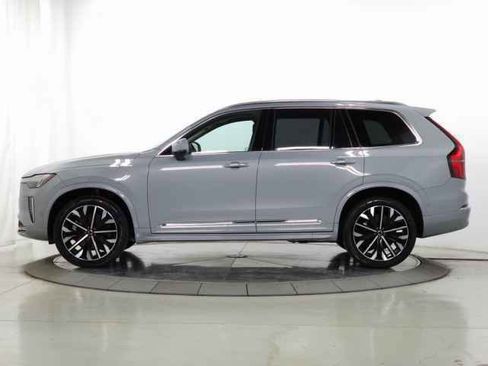 Certified 2025 Volvo XC90 B6 Plus image 5