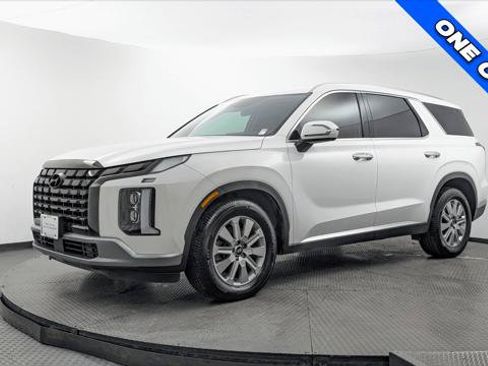 Used 2024 Hyundai Palisade SEL FWD image 2