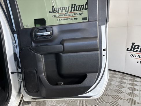 Used 2023 Chevrolet Silverado 2500 LT w/ Convenience Package image 23