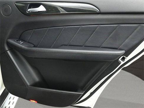 Used 2016 Mercedes-Benz GL 450 4MATIC w/ Premium I Package image 17