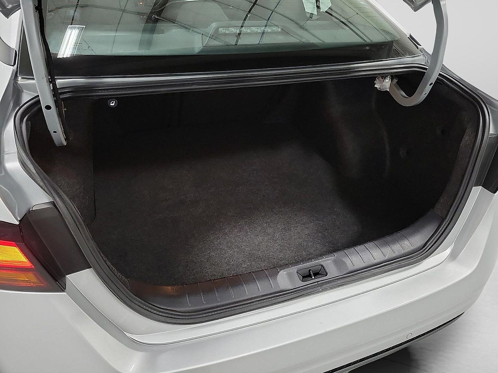 Used 2026 Nissan Altima 2.5 SV FWD image 7
