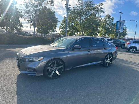 Used 2019 Honda Accord Sport image 5