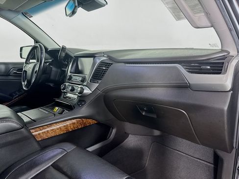 Used 2019 Chevrolet Tahoe Premier AWD/4WD image 34