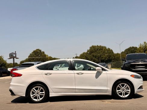 Used 2018 Ford Fusion SE w/ Equipment Group 602A FWD image 5