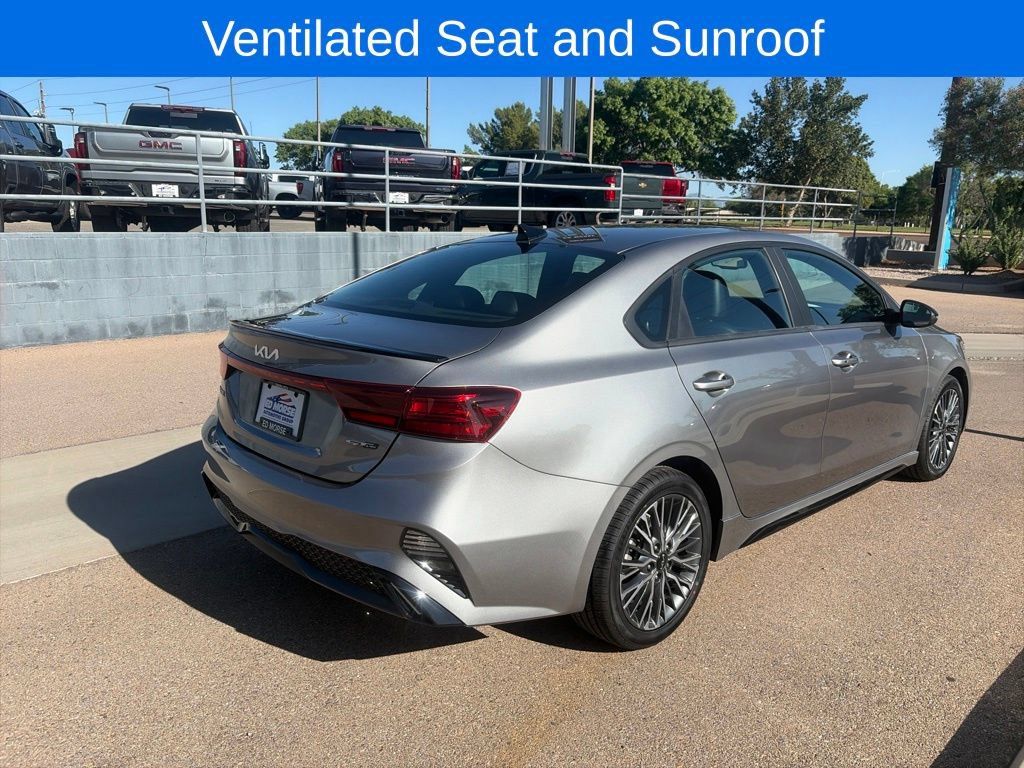 Used 2023 Kia Forte GT-Line w/ GT-Line Premium Package FWD image 5