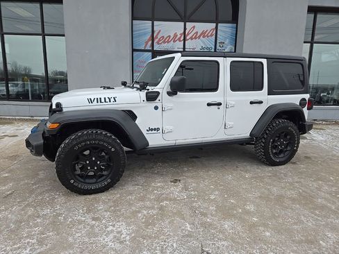 Used 2023 Jeep Wrangler Unlimited AWD/4WD image 4