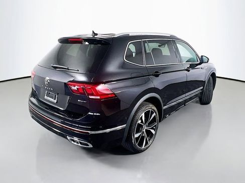 Used 2024 Volkswagen Tiguan SEL R-Line image 8