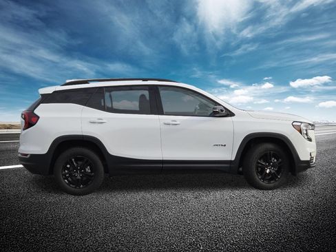 Used 2024 GMC Terrain AT4 AWD/4WD image 18