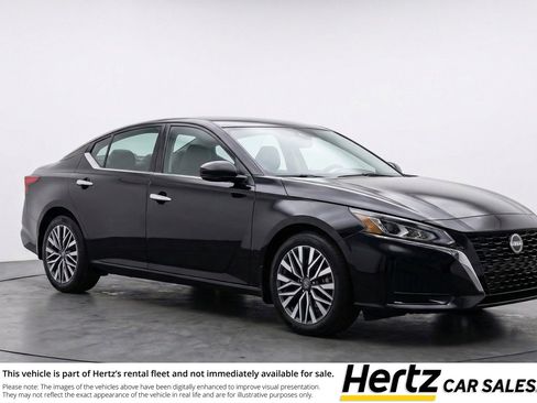 Used 2025 Nissan Altima 2.5 SV FWD image 1