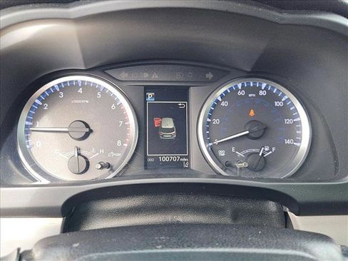 Used 2017 Toyota Highlander LE image 7