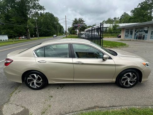Used 2016 Honda Accord LX image 4