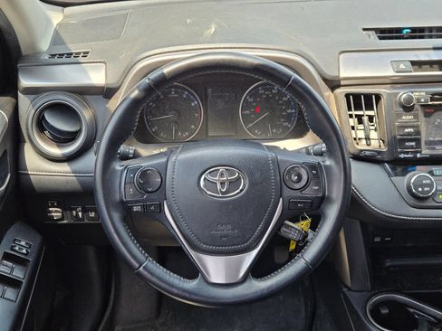 Used 2017 Toyota RAV4 XLE FWD image 12
