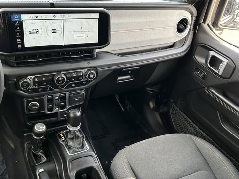 Certified 2024 Jeep Wrangler Sahara image 15