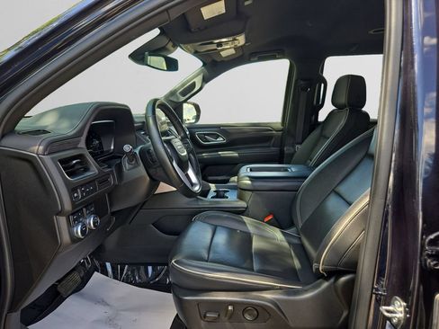 Used 2024 GMC Yukon SLT AWD/4WD image 9
