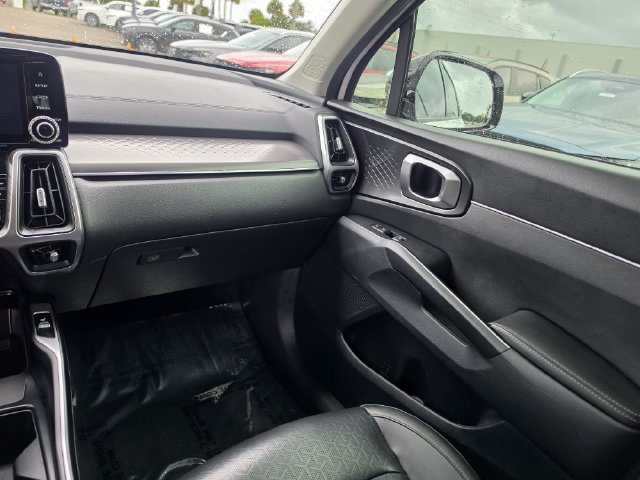 Used 2022 Kia Sorento S FWD image 9