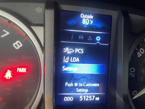 Used 2021 Toyota Tacoma TRD Sport w/ Technology Package AWD/4WD image 12