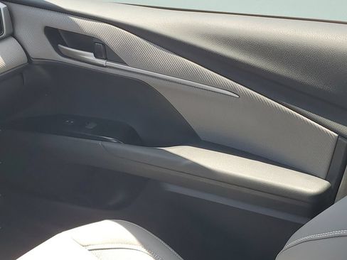Used 2025 Toyota Camry SE w/ Convenience Package FWD image 13