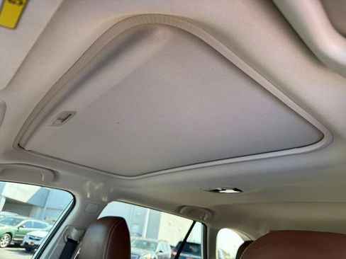 Used 2019 Subaru Outback 2.5i Touring AWD/4WD image 16