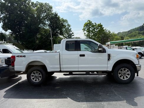 Used 2022 Ford F250 XLT w/ XLT Value Package AWD/4WD image 2
