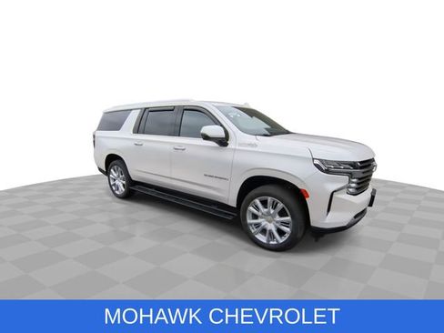 Used 2024 Chevrolet Suburban High Country AWD/4WD image 2