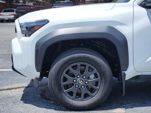 Used 2025 Toyota 4Runner SR5 AWD/4WD image 7