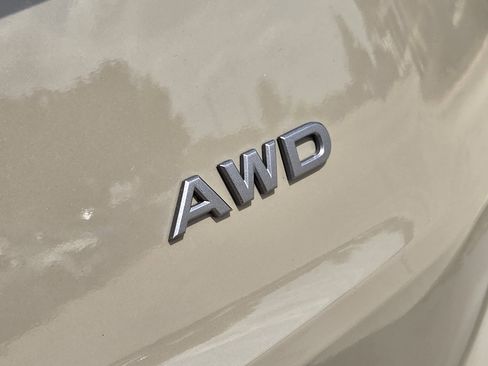 Used 2025 Nissan Rogue SV image 15