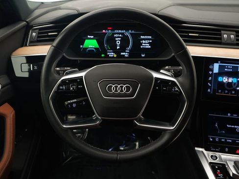 Certified 2024 Audi Q8 e-tron Premium Plus w/ Premium Plus Package AWD/4WD image 9