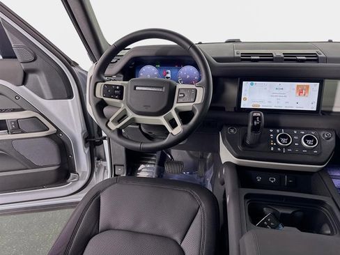 Used 2024 Land Rover Defender 110 X-Dynamic SE image 25