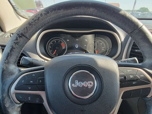 Used 2018 Jeep Cherokee Limited w/ High Altitude Package AWD/4WD image 10
