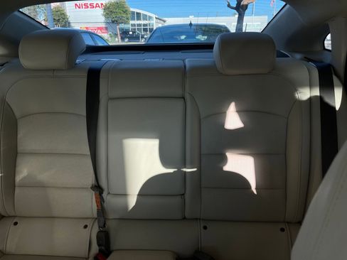 Used 2024 Chevrolet Malibu LT image 38