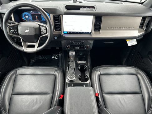 Used 2025 Ford Bronco Outer Banks image 15