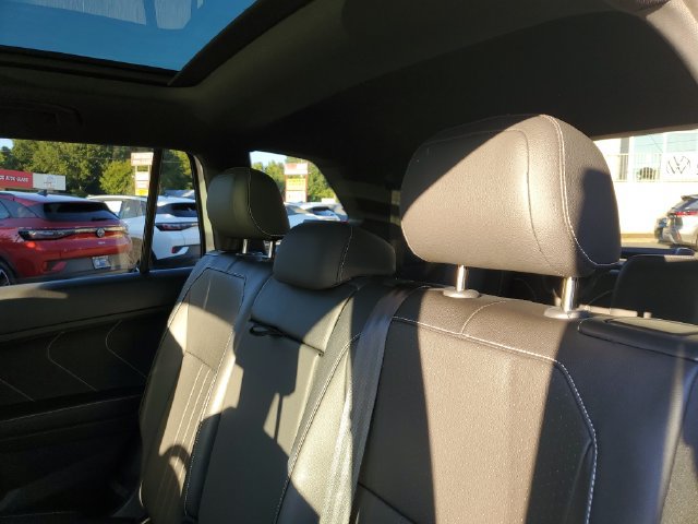 Certified 2023 Volkswagen Tiguan SE R-Line FWD image 15