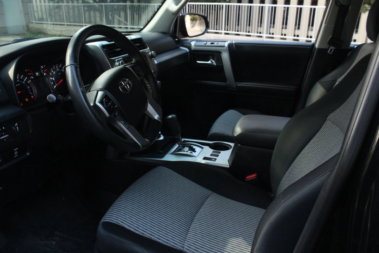 Used 2016 Toyota 4Runner SR5 AWD/4WD image 13