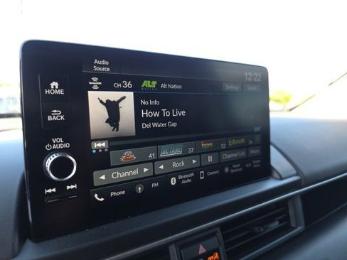 Used 2024 Honda Pilot EX-L image 25