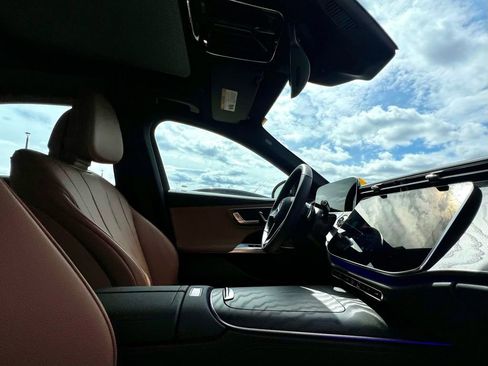 Used 2026 Mercedes-Benz E 350 4MATIC Sedan image 9