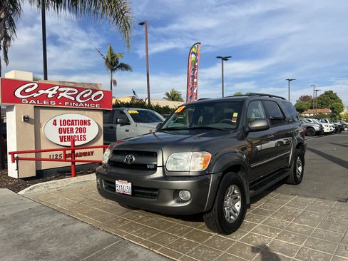 Used 2007 Toyota Sequoia SR5 image 4