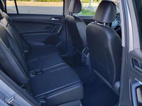 Used 2021 Volkswagen Tiguan SE image 26